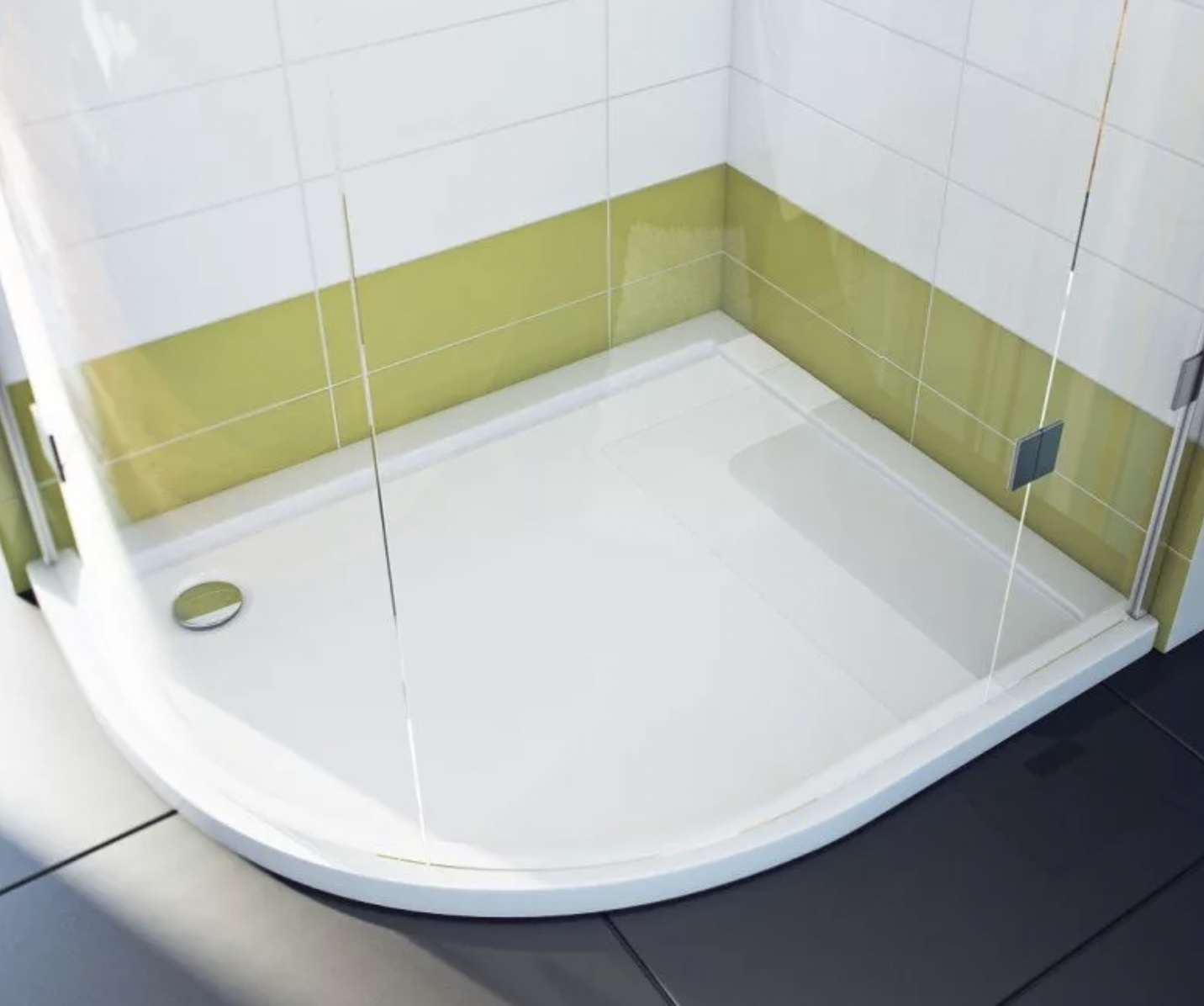 Монтаж душевого уголка с поддоном Установка душевого уголка с поддоном